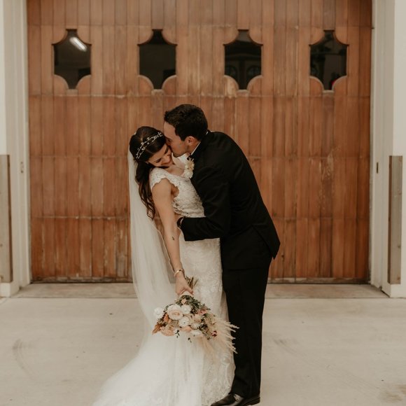 Tara Lauren Isolde - Picture 4 of 5